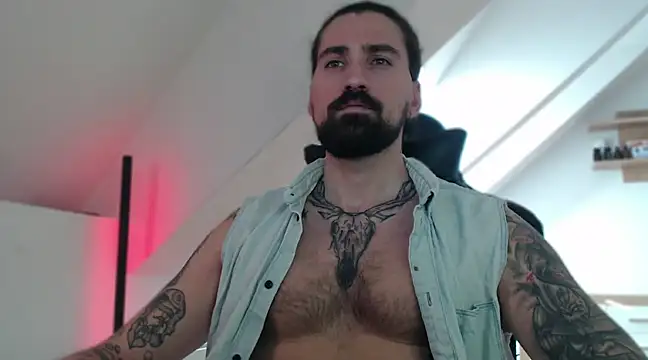 MateoHunk online show from January 2025 12:46:02 PM