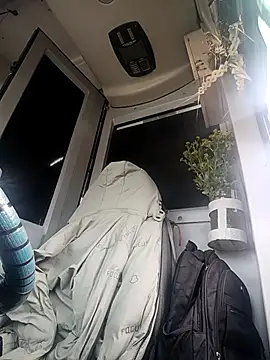 Snapshot of alexchir4 chatting on October 2025 08:31:01 PM alexchir4 online show from October 2025 08:31:01 PM