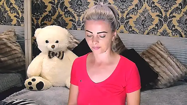 Snapshot of Aly_girl1 chatting on March 2025 03:04:02 PM Aly girl1 online show from March 2025 03:04:02 PM