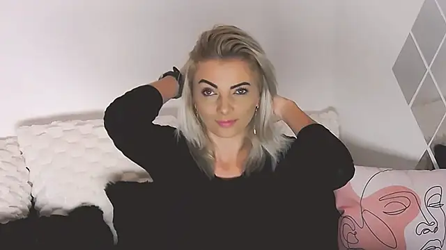 Snapshot of Aly_girl1 chatting on November 2025 11:01:02 AM Aly girl1 online show from November 2025 11:01:02 AM