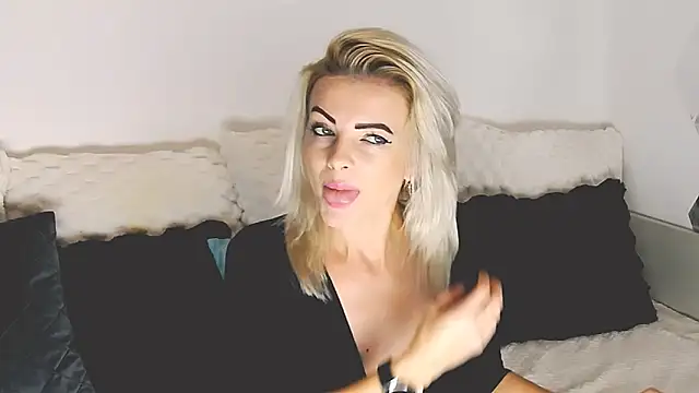 Snapshot of Aly_girl1 chatting on November 2025 11:42:02 AM Aly girl1 online show from November 2025 11:42:02 AM