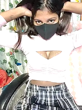Snapshot of Reena_Singh53 chatting on February 2025 03:15:02 PM Reena Singh53 online show from February 2025 03:15:02 PM
