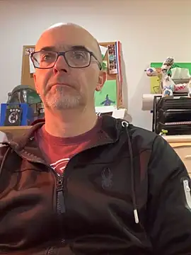 MaxVain online show from March 2025 07:01:02 PM