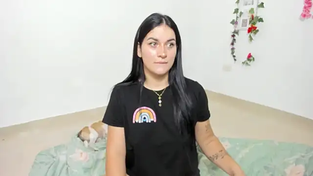 Snapshot of Emic_ chatting on November 2025 03:22:01 PM Emic online show from November 2025 03:22:01 PM