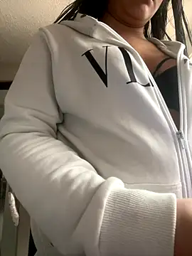 Snapshot of Little_Ivy chatting on November 2025 01:54:02 PM Little Ivy online show from November 2025 01:54:02 PM