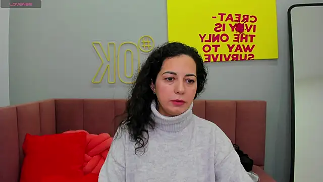 Linda Insatiable online show from November 2025 01:27:01 AM