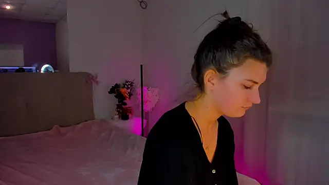 Laura Leee online show from January 2025 10:15:02 AM