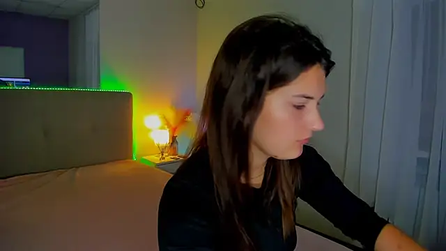 Laura Leee online show from October 2025 05:06:01 AM