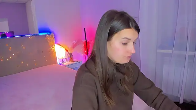 Snapshot of Laura_Leee chatting on February 2026 06:12:01 AM Laura Leee online show from February 2026 06:12:01 AM