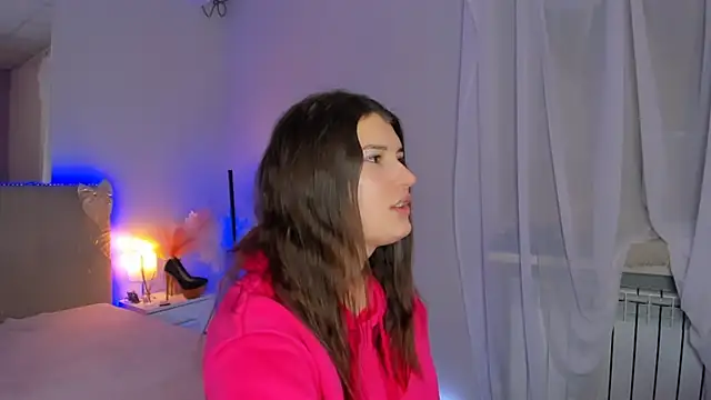 Snapshot of Laura_Leee chatting on February 2026 06:08:01 AM Laura Leee online show from February 2026 06:08:01 AM