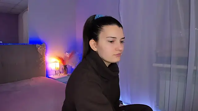 Snapshot of Laura_Leee chatting on February 2026 06:26:01 AM Laura Leee online show from February 2026 06:26:01 AM