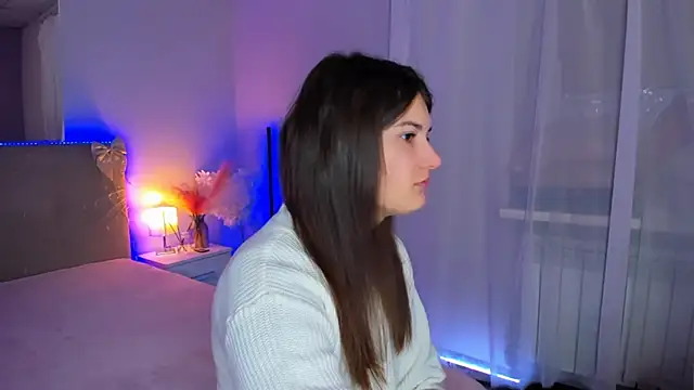 Snapshot of Laura_Leee chatting on February 2026 06:14:02 AM Laura Leee online show from February 2026 06:14:02 AM