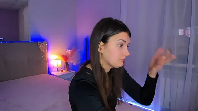 Snapshot of Laura_Leee chatting on February 2026 06:13:01 AM Laura Leee online show from February 2026 06:13:01 AM