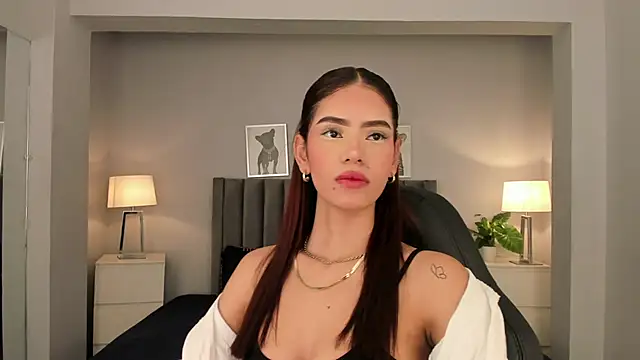 Madie  collins online show from March 2025 11:17:02 AM