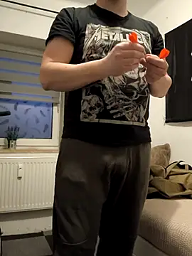 OdinWolf1990 online show from February 2025 05:44:02 AM