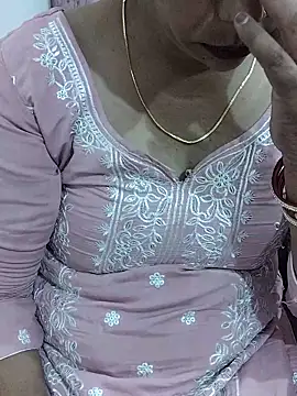 Snapshot of Urmila_bhabhii chatting on June 2026 05:09:01 AM Urmila bhabhii online show from June 2026 05:09:01 AM