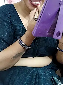 Snapshot of Urmila_bhabhii chatting on July 2026 03:39:01 AM Urmila bhabhii online show from July 2026 03:39:01 AM