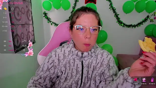 Snapshot of Susana_garcia_ chatting on December 2024 10:23:02 PM Susana garcia online show from December 2024 10:23:02 PM