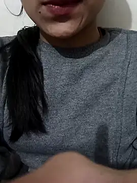 Snapshot of Riyu_05 chatting on December 2024 07:24:01 AM Riyu 05 online show from December 2024 07:24:01 AM