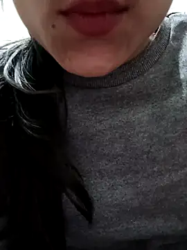 Snapshot of Riyu_05 chatting on December 2024 10:39:02 AM Riyu 05 online show from December 2024 10:39:02 AM