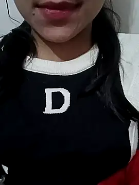 Snapshot of Riyu_05 chatting on January 2025 06:40:01 AM Riyu 05 online show from January 2025 06:40:01 AM