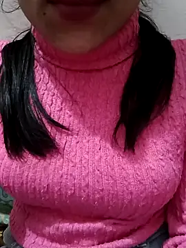 Snapshot of Riyu_05 chatting on January 2025 10:18:02 AM Riyu 05 online show from January 2025 10:18:02 AM