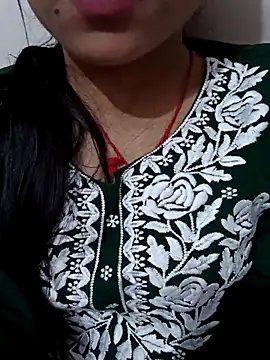 Snapshot of Riyu_05 chatting on October 2025 06:01:02 AM Riyu 05 online show from October 2025 06:01:02 AM