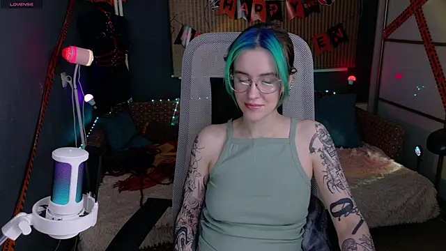 Snapshot of Cumpotik_Eve chatting on November 2025 02:22:01 AM Cumpotik Eve online show from November 2025 02:22:01 AM