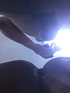 Snapshot of SINUECASTILLO chatting on March 2025 10:49:01 PM SINUECASTILLO online show from March 2025 10:49:01 PM