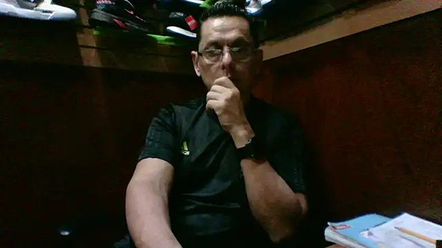 Snapshot of MarcusKelvin chatting on October 2025 11:50:01 AM MarcusKelvin online show from October 2025 11:50:01 AM