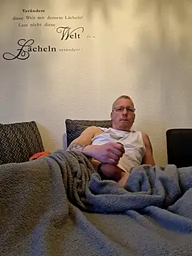 Snapshot of Maiki82 chatting on March 2025 07:26:01 AM Maiki82 online show from March 2025 07:26:01 AM