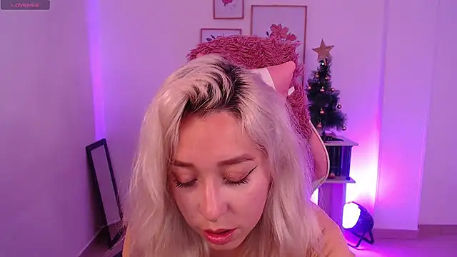 Snapshot of Dahlia__espresso chatting on December 2024 06:09:02 PM Dahlia espresso online show from December 2024 06:09:02 PM