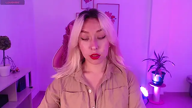 Snapshot of Dahlia__espresso chatting on February 2025 06:04:01 PM Dahlia espresso online show from February 2025 06:04:01 PM