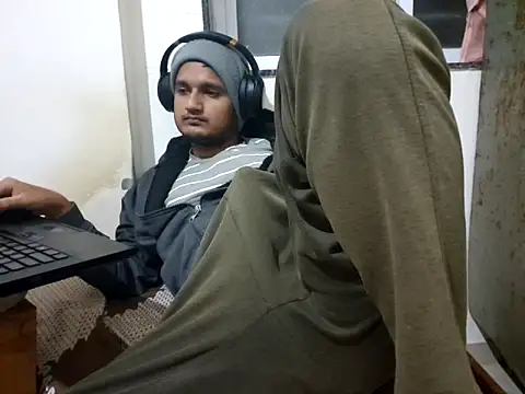 Jonrobinso online show from November 2025 05:39:01 PM