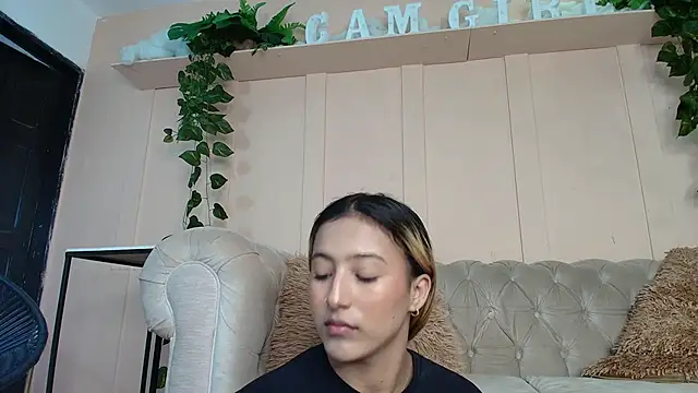 Snapshot of miranda_villa chatting on October 2025 07:29:02 PM miranda villa online show from October 2025 07:29:02 PM