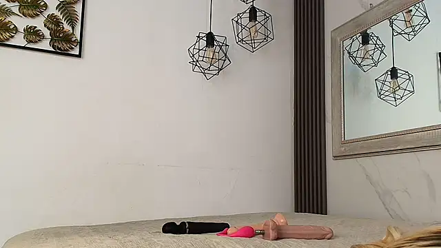 Snapshot of miranda_villa chatting on October 2025 01:01:02 PM miranda villa online show from October 2025 01:01:02 PM