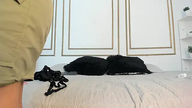 Snapshot of miranda_villa chatting on December 2025 12:21:01 PM miranda villa online show from December 2025 12:21:01 PM