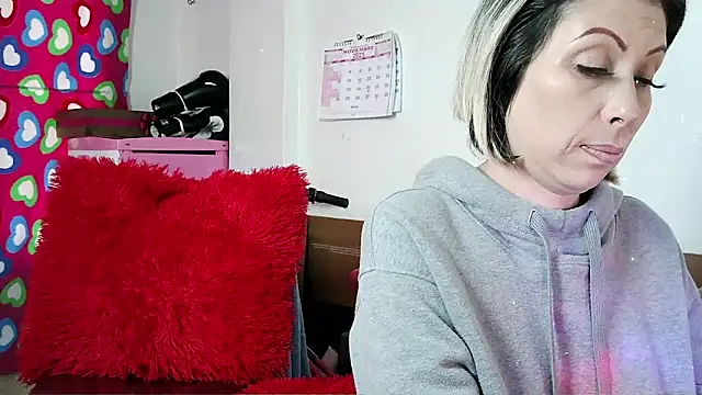 alixia81 online show from November 2025 07:45:02 PM