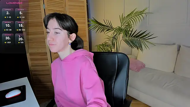 Belle Via online show from February 2025 05:26:01 AM