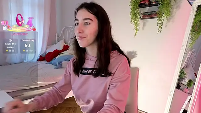 Belle Via online show from September 2025 03:44:01 PM