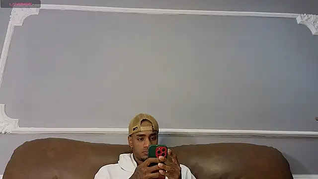 AaronCruz  online show from September 2025 01:01:01 PM