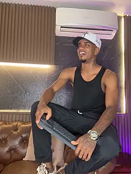 AaronCruz  online show from February 2026 12:00:02 AM