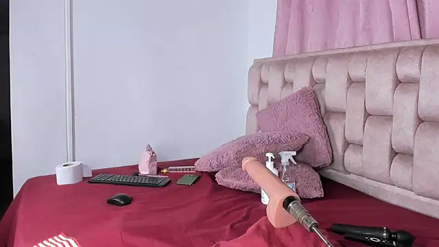 Roxy-Smith online show from April 2026 10:59:01 PM