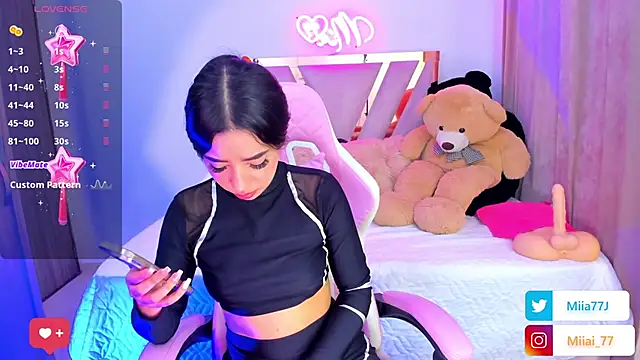 Snapshot of Miia77_ chatting on September 2025 03:30:01 AM Miia77  online show from September 2025 03:30:01 AM