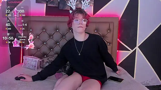 Snapshot of Max_lover1 chatting on December 2024 02:50:01 PM Max lover1 online show from December 2024 02:50:01 PM