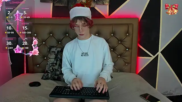 Snapshot of Max_lover1 chatting on December 2024 03:26:02 PM Max lover1 online show from December 2024 03:26:02 PM