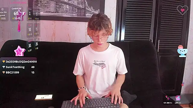 Snapshot of Max_lover1 chatting on February 2025 05:03:02 PM Max lover1 online show from February 2025 05:03:02 PM