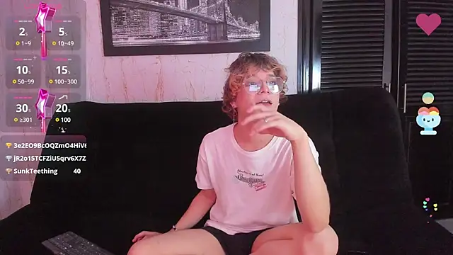 Snapshot of Max_lover1 chatting on February 2025 03:26:01 PM Max lover1 online show from February 2025 03:26:01 PM