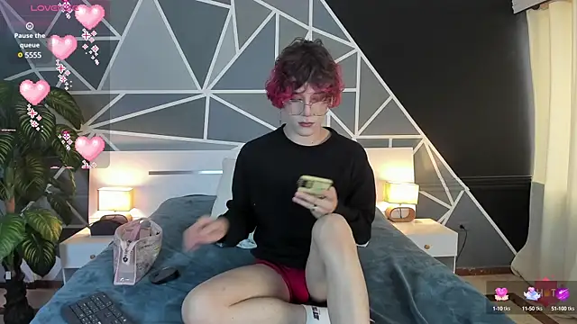 Snapshot of Max_lover1 chatting on March 2025 08:43:02 PM Max lover1 online show from March 2025 08:43:02 PM