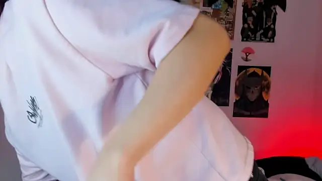 Snapshot of Max_lover1 chatting on October 2025 01:03:01 AM Max lover1 online show from October 2025 01:03:01 AM